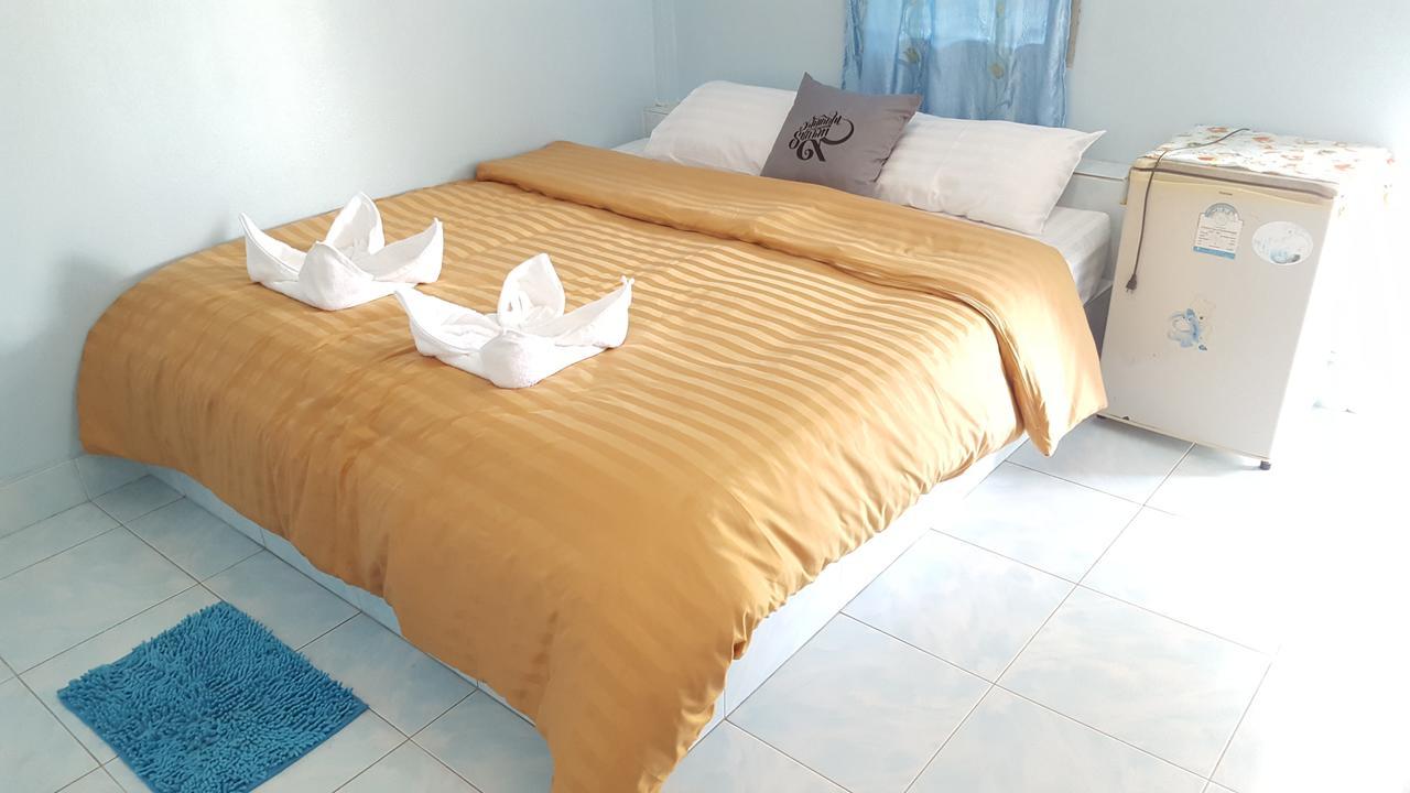 Montra Guesthouse Ранонг Екстериор снимка