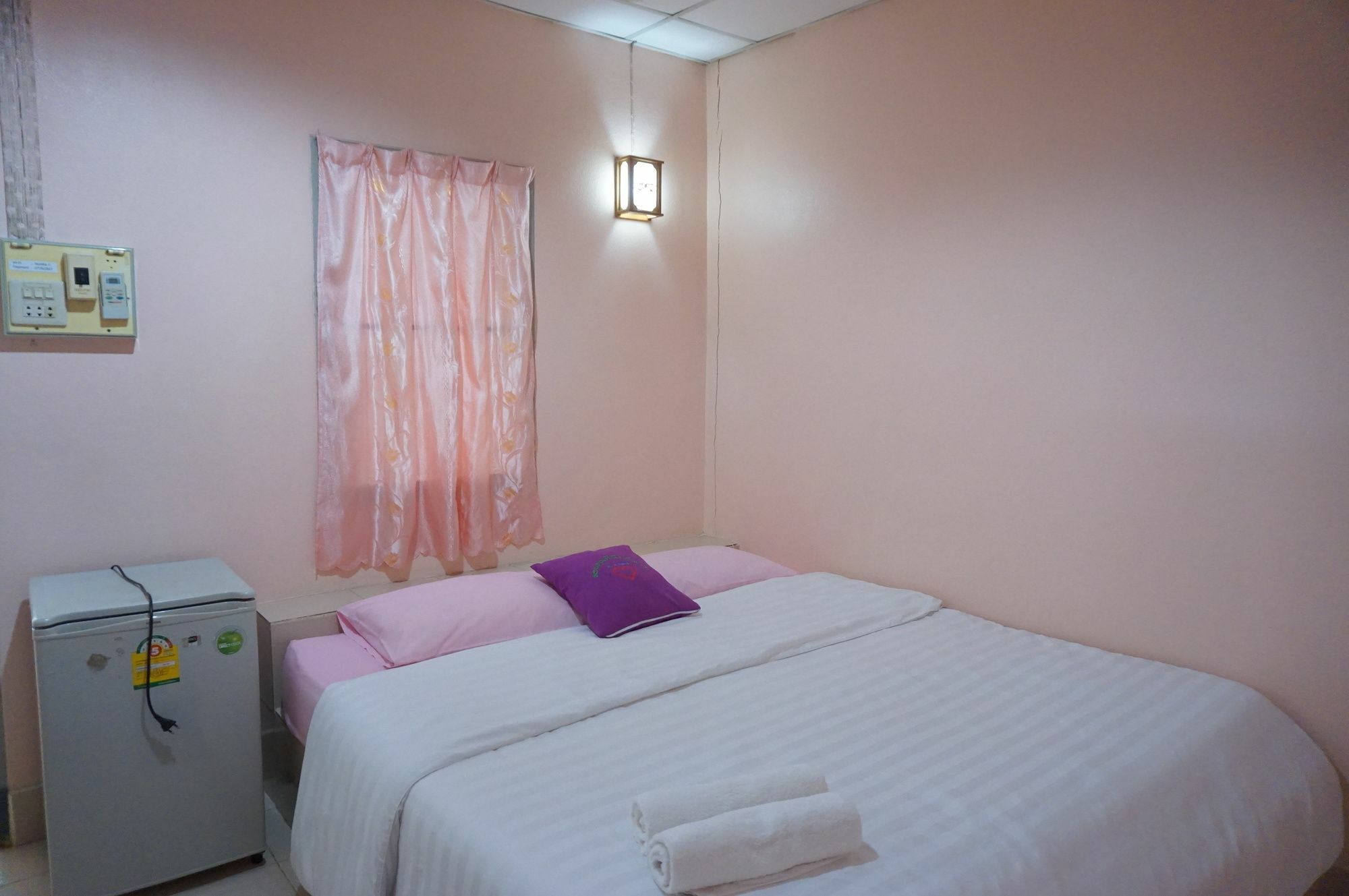 Montra Guesthouse Ранонг Екстериор снимка