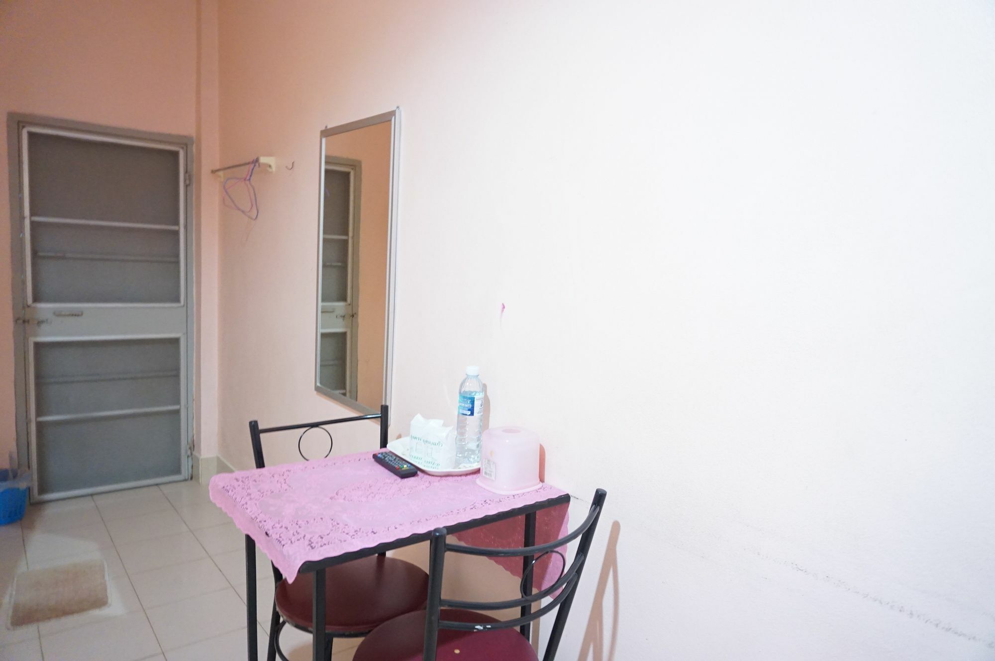 Montra Guesthouse Ранонг Екстериор снимка