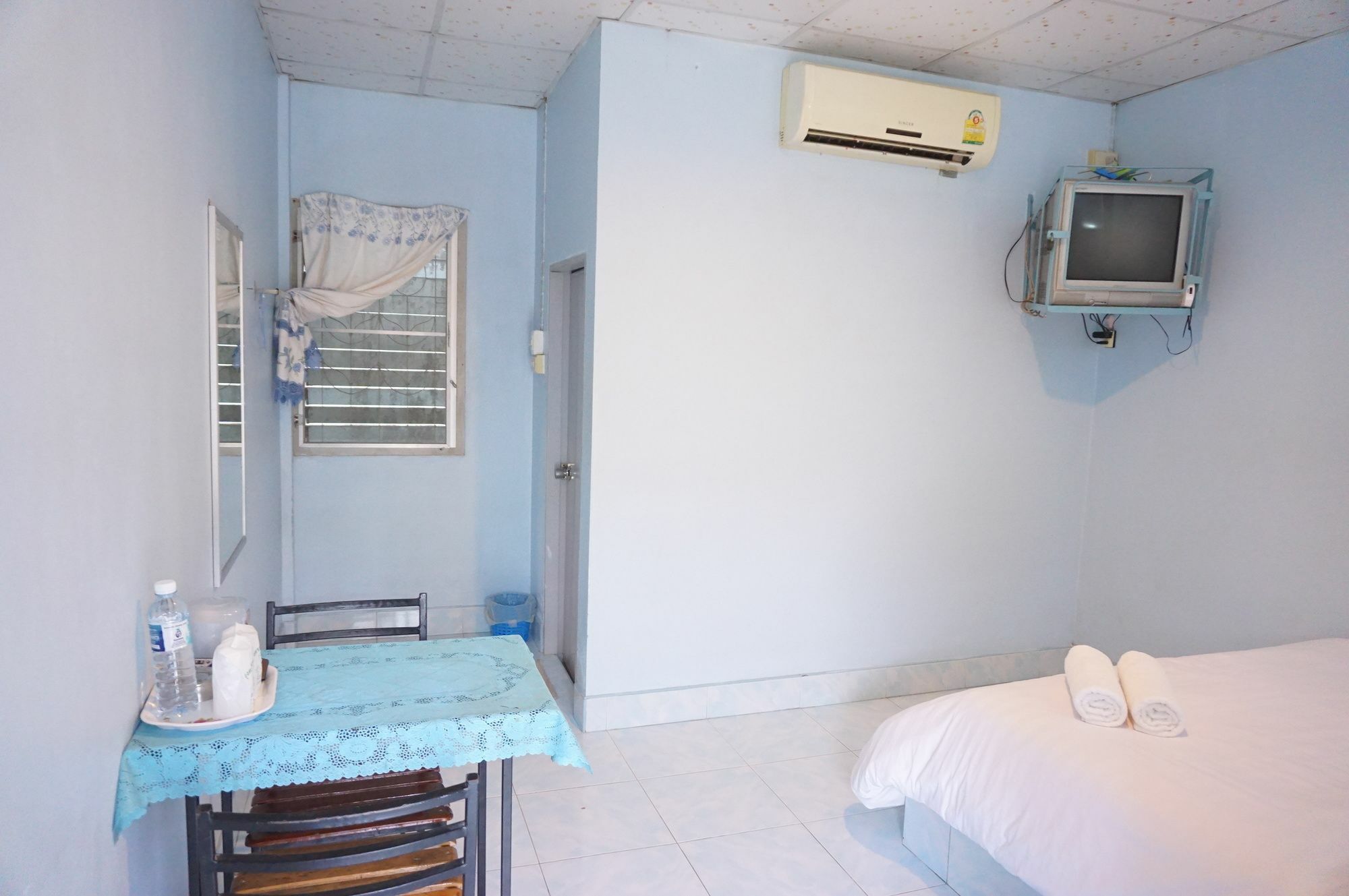 Montra Guesthouse Ранонг Екстериор снимка