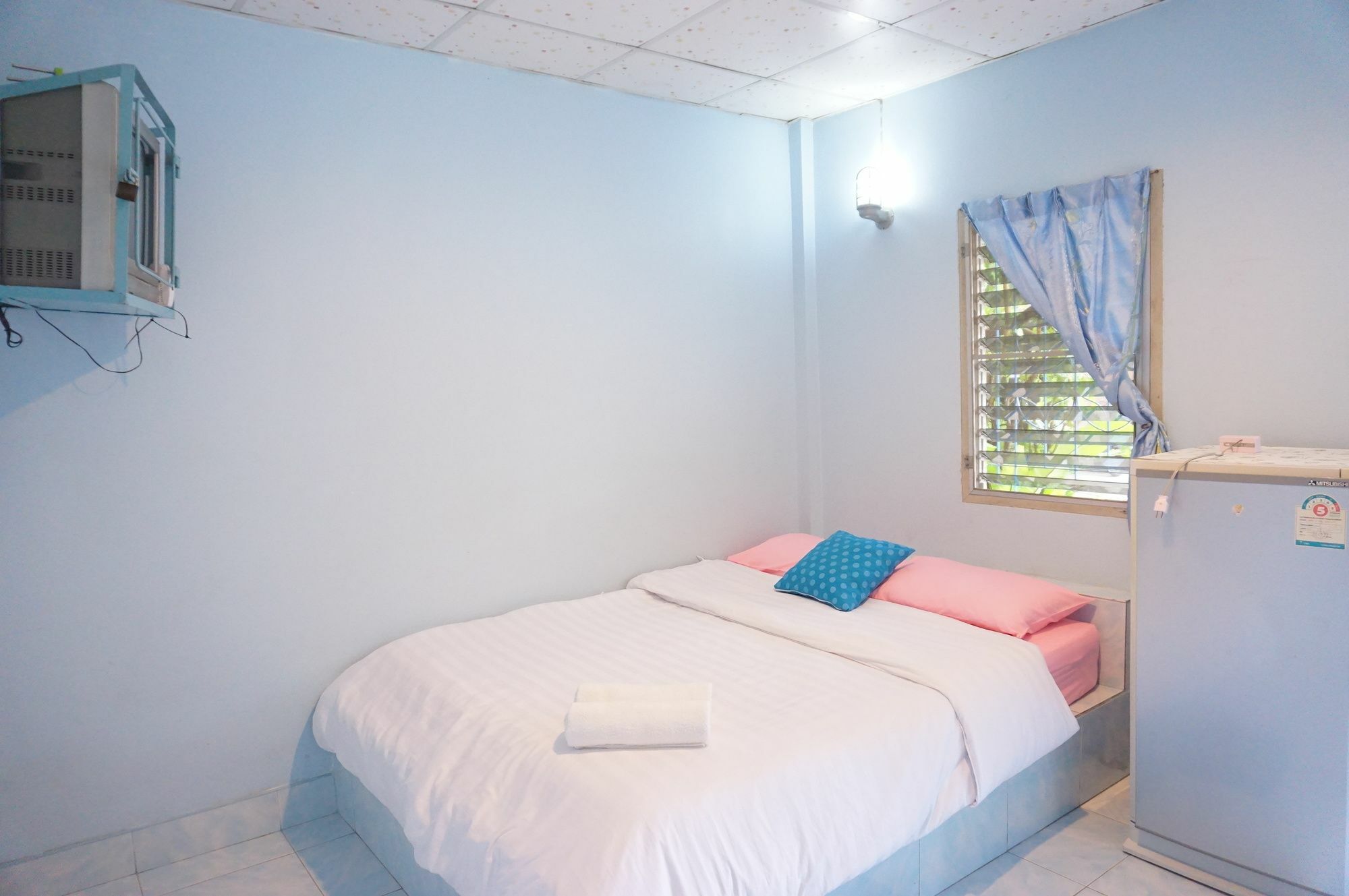Montra Guesthouse Ранонг Екстериор снимка
