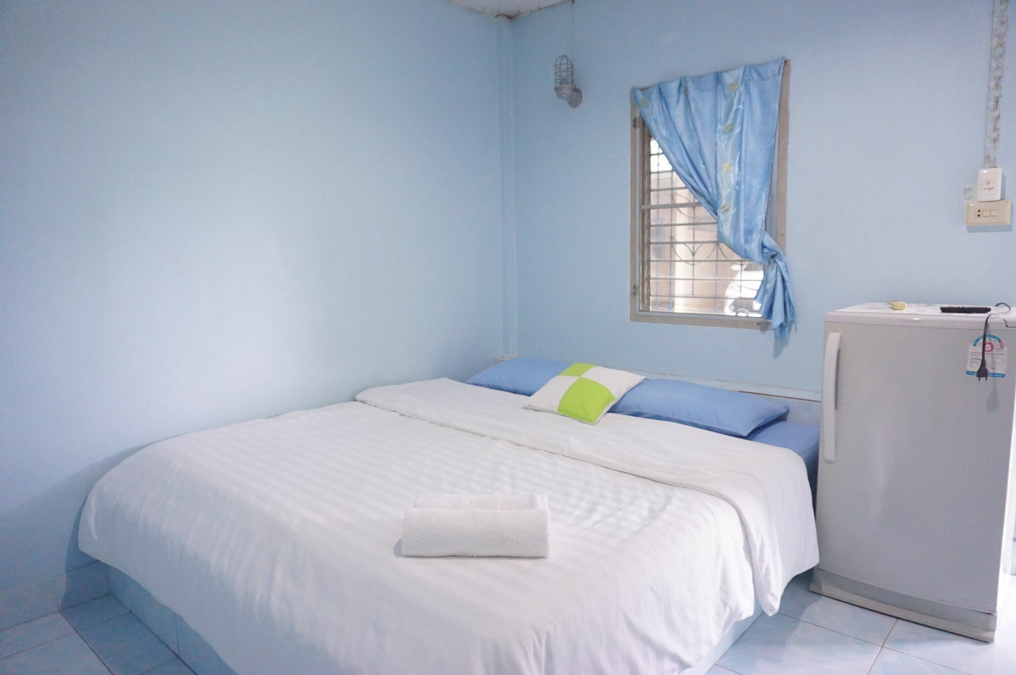 Montra Guesthouse Ранонг Екстериор снимка